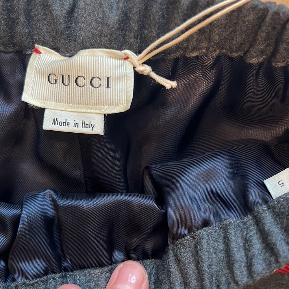 Gucci Boys logo Stripe shorts toddler 5 or 6 - Picture 3 of 5